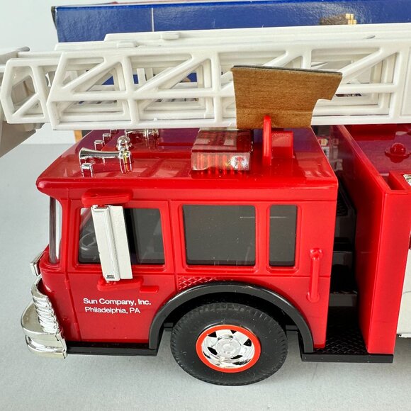 Sunoco Areal Tower 13" Fire Truck Lights & Sound 1995 Model - Picture 7 of 8